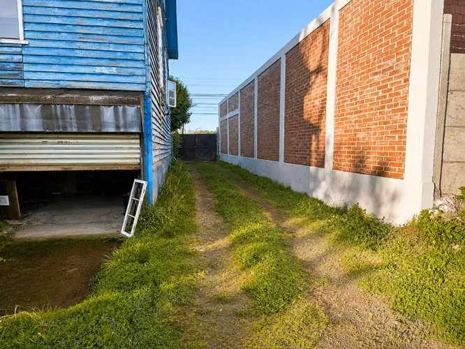 Junio 2026 | Venta amplia casa con destino comercial, Rio negro