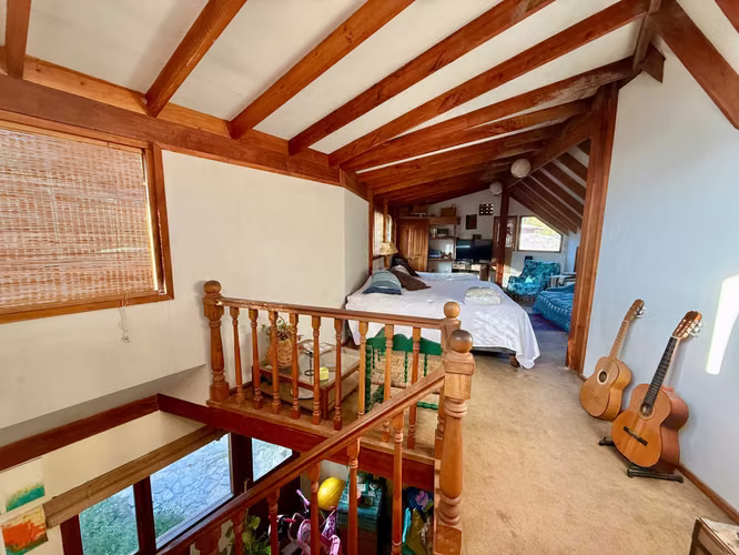 CASA AMPLIA EN PARCELA CON JARDINES  (169892)