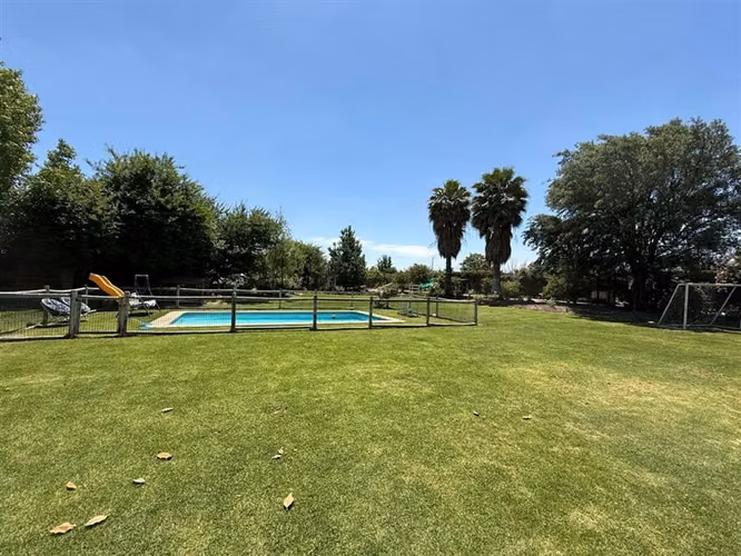 Arriendo Parcela con 5000 m2 cercano a Av. Chicureo