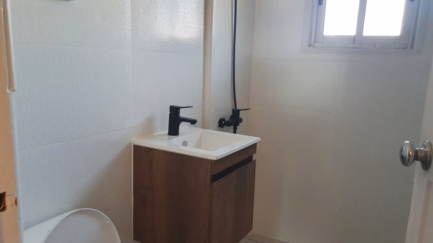 Venta de Casa en Isabel Riquelme, 2 pisos, 150m2 de terreno, 70m2 construidos.