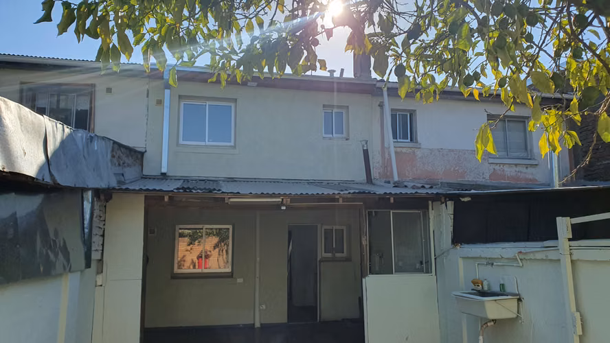 Venta de Casa en Isabel Riquelme, 2 pisos, 150m2 de terreno, 70m2 construidos.