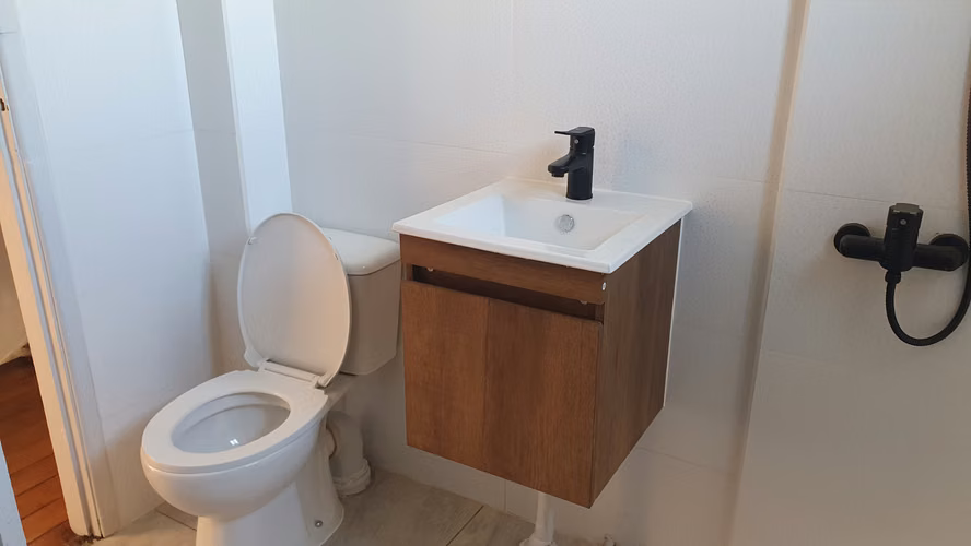 Venta de Casa en Isabel Riquelme, 2 pisos, 150m2 de terreno, 70m2 construidos.