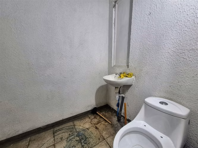 LOCAL COMERCIAL Entre Vespucio con Avenida Tobalaba