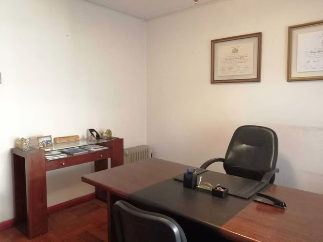Venta Oficina/ Metro Moneda/ Santiago (169952)