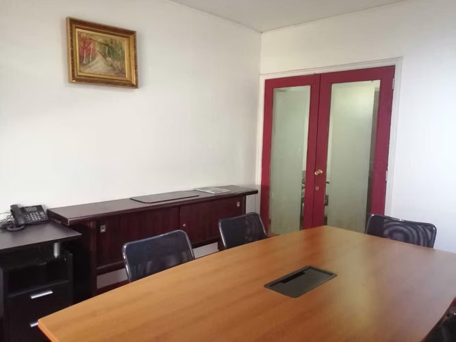 Venta Oficina/ Metro Moneda/ Santiago (169952)