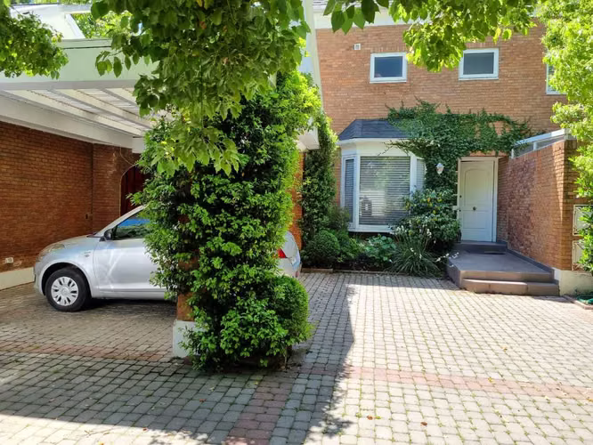Hermosa Casa En Venta Lo Barnechea 6D+6B+3E (169941)