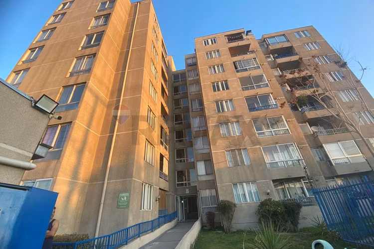 Venta departamento interm. la cisterna. 3d y 1b
