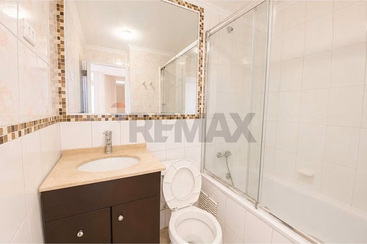 Venta departamento interm. la cisterna. 3d y 1b