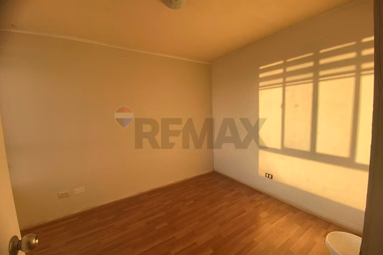 Venta departamento interm. la cisterna. 3d y 1b