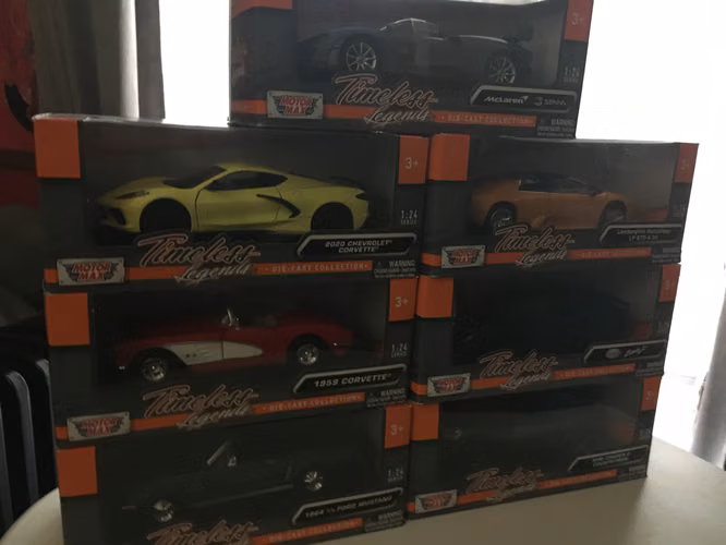 Autos escala1:24 nuevos 7 modelos