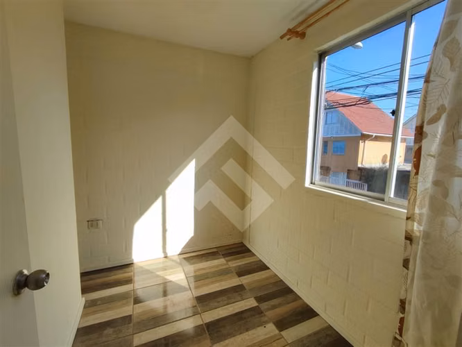 OPORTUNIDAD Casa vendo 3D 1B patio estacionamiento Talagante