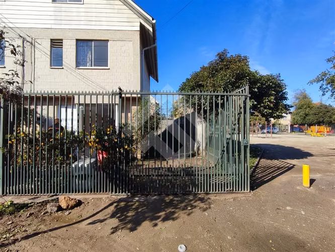 OPORTUNIDAD Casa vendo 3D 1B patio estacionamiento Talagante