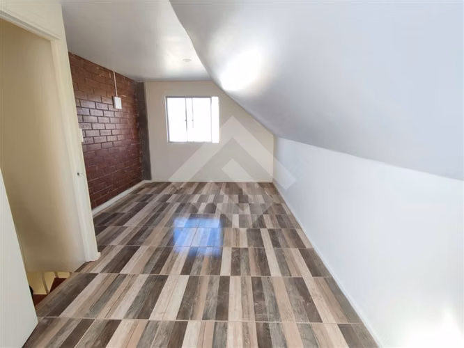 OPORTUNIDAD Casa vendo 3D 1B patio estacionamiento Talagante