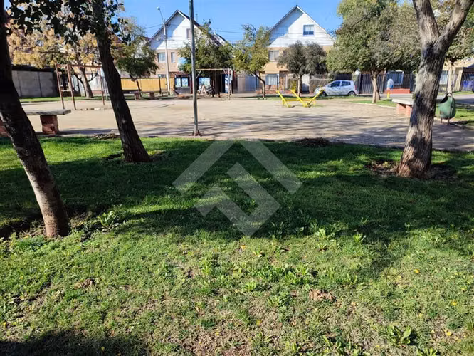 OPORTUNIDAD Casa vendo 3D 1B patio estacionamiento Talagante