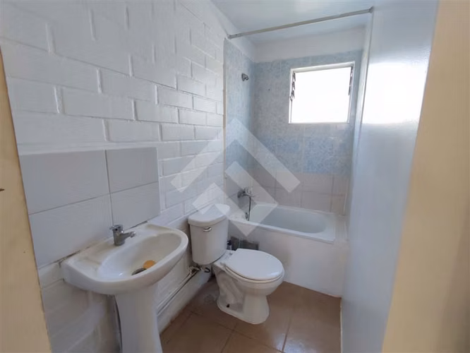 OPORTUNIDAD Casa vendo 3D 1B patio estacionamiento Talagante