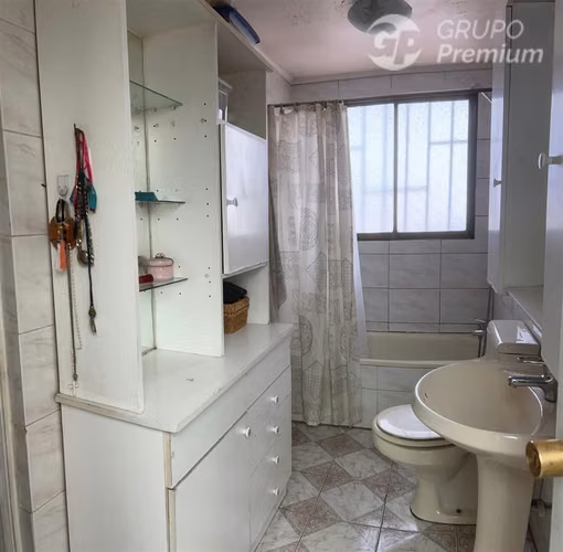 Casa en venta en La Reina de 5D, 2B, 3E, pasaje cerrado