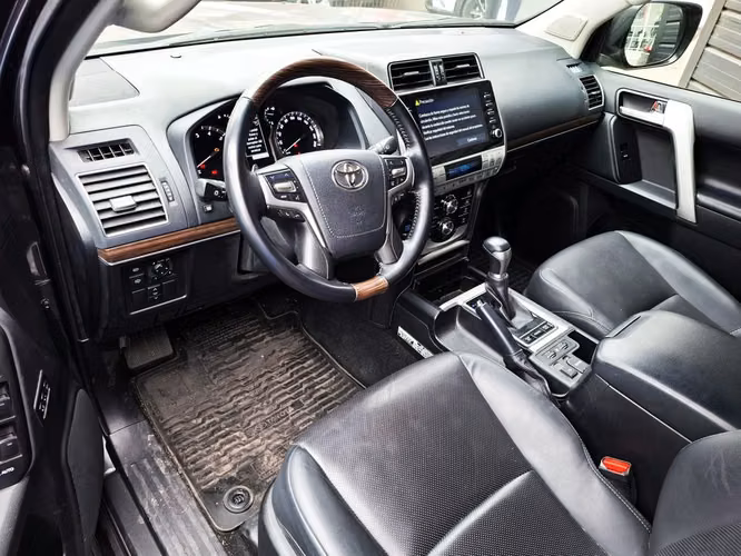 TOYOTA LAND CRUISER PRADO 2022