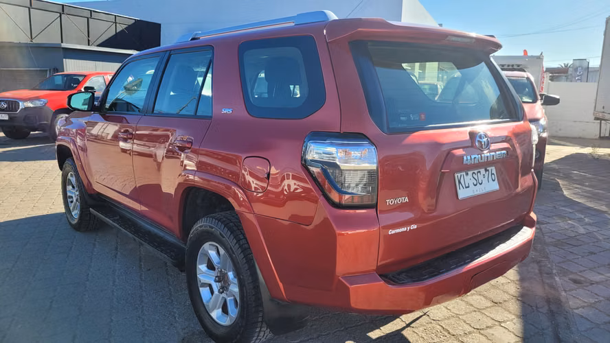 Toyota 4RUNNER 4X4 4.0 FULL AUT. 4.0 • 4WD • Automática • 2018 - Imagen 11