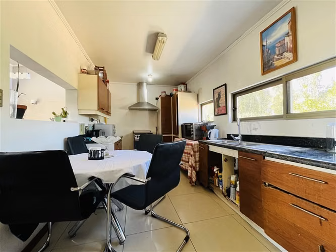 Casa en venta de 5 dormitorios . Lo arcaya, Colina