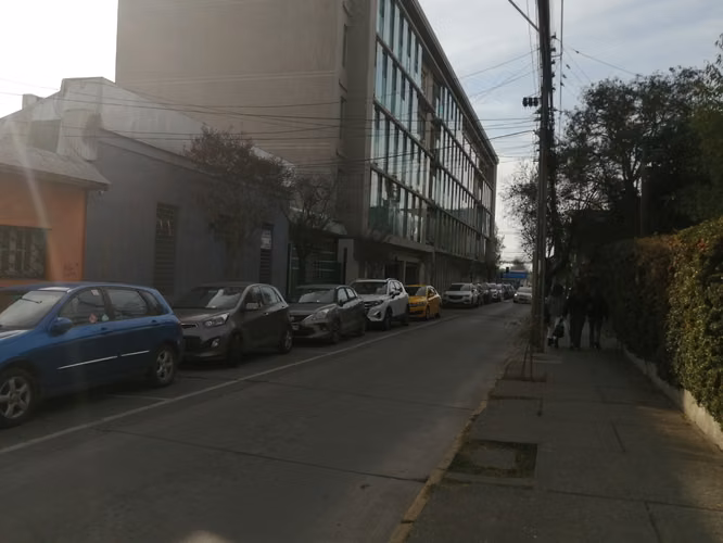 Vendo Casa para Oficinas Contables, Jurídicas, Consultas Profesionales, Inversionistas - Imagen 3