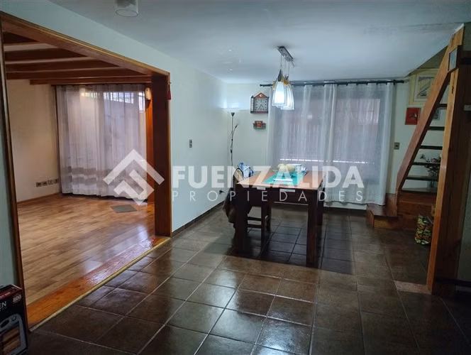 Casa en venta de 4 dorm. en Puente Alto