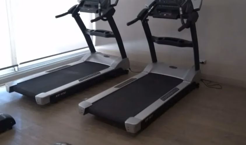 SE VENDE COMODO  ESTUDIO A PASOS DEL METRO SANTA ANA