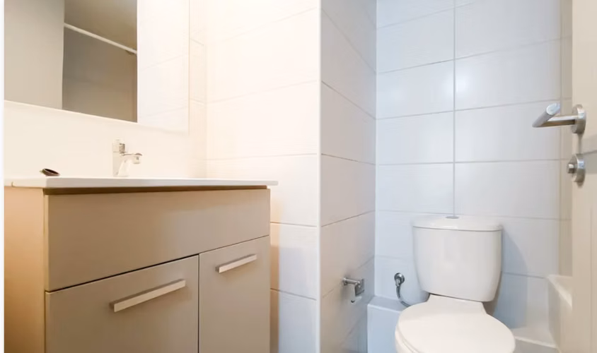SE VENDE COMODO  ESTUDIO A PASOS DEL METRO SANTA ANA