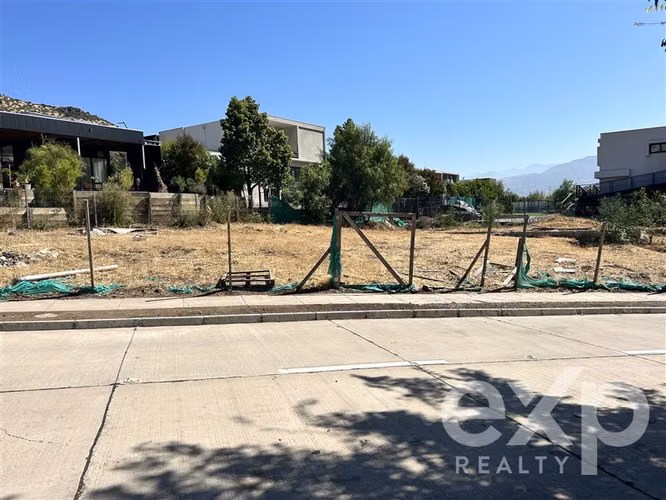 Terreno en LA RESERVA, condominio privado