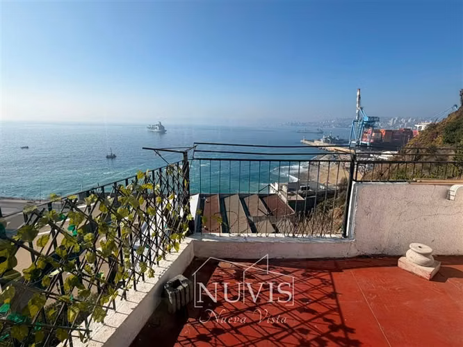 Casa en venta de 9 dorm. en Valparaíso