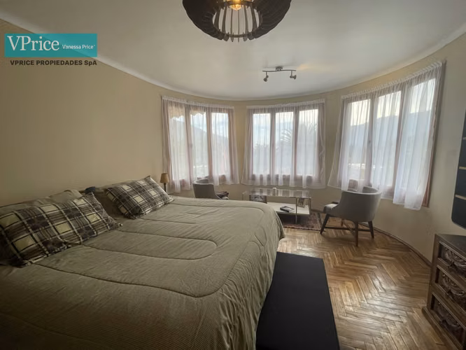 Vende Gran Parcela Con Estupenda Casa Sólida