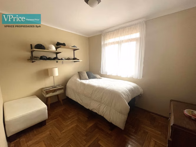 Vende Gran Parcela Con Estupenda Casa Sólida