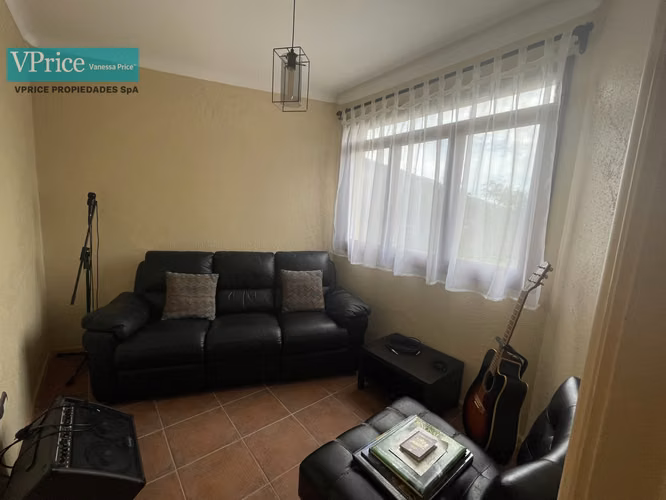Vende Gran Parcela Con Estupenda Casa Sólida