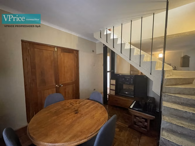 Vende Gran Parcela Con Estupenda Casa Sólida
