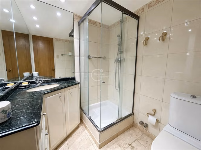 Departamento en venta de 3 dorm. en Las Condes