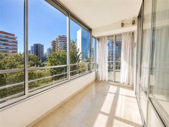 Departamento en venta de 3 dorm. en Las Condes