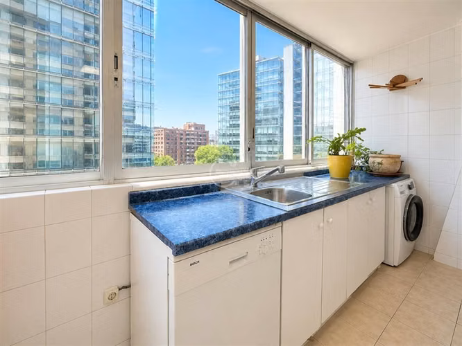 Departamento en venta de 3 dorm. en Las Condes
