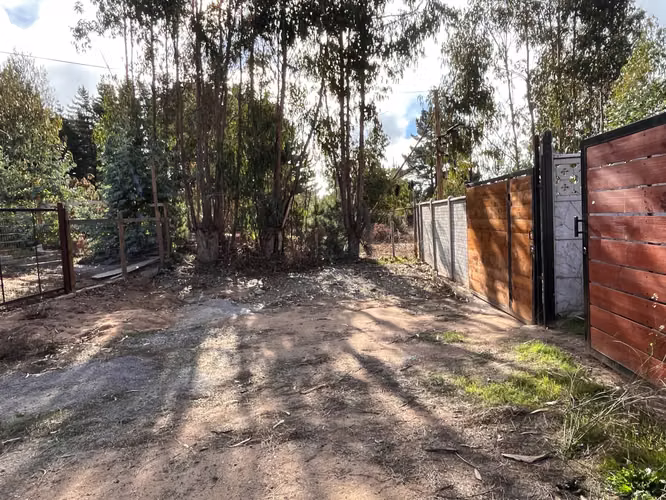 Terreno en Malvilla: Conectividad y Naturaleza
