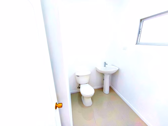 Local Comercial u Oficina 180 m2 Construidos Av. Ulriksen