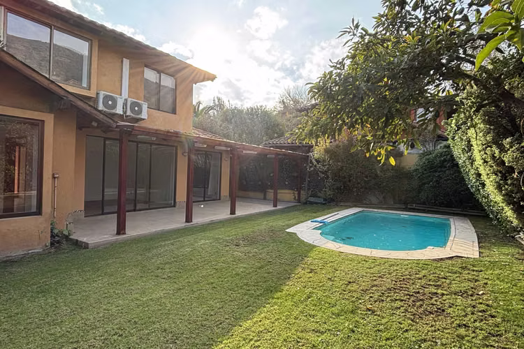 Dentro de condominio  (170091)