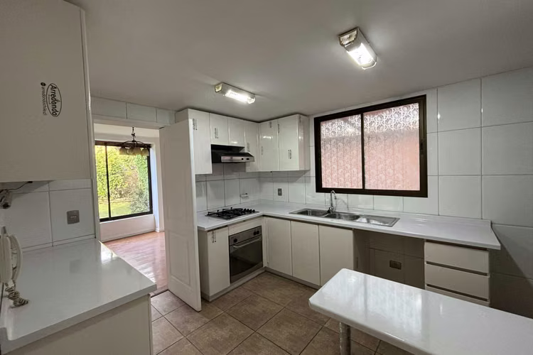 Dentro de condominio  (170091)