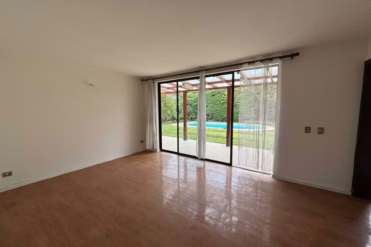 Dentro de condominio  (170091)