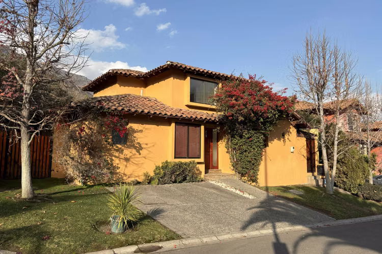 Dentro de condominio  (170091)