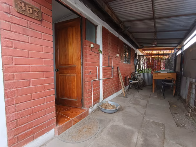 Casa de un piso lugar tranquilo y familiar.