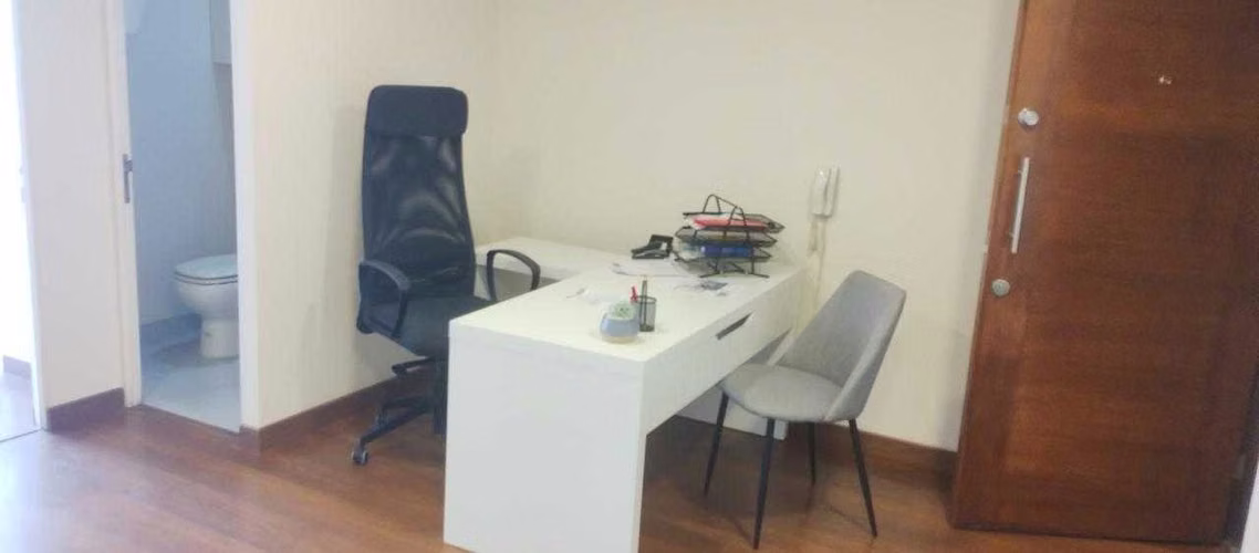 Oficina Moderna con Excelente Conectividad (170117)
