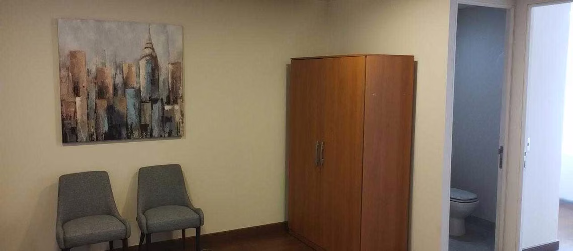 Oficina Moderna con Excelente Conectividad (170117)