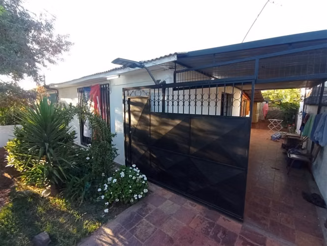 Casa en venta 4D 2B 2E. V. Independencia. Puente Alto