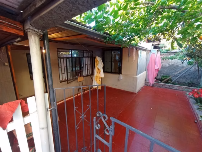 Casa en venta 4D 2B 2E. V. Independencia. Puente Alto