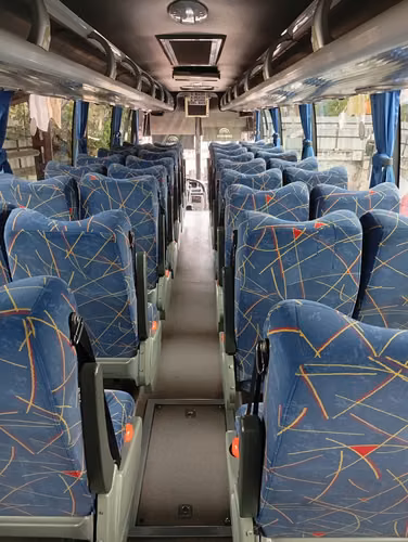 BUS YUTONG 2013 MODELO 6107