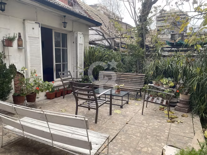 Casa  para remodelar con gran terreno Las Condes