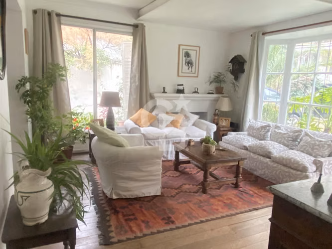Casa  para remodelar con gran terreno Las Condes